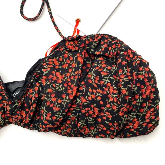 Jagger & Stone Cindy Top in Black Red Floral Print NWT - Picture 8 of 12